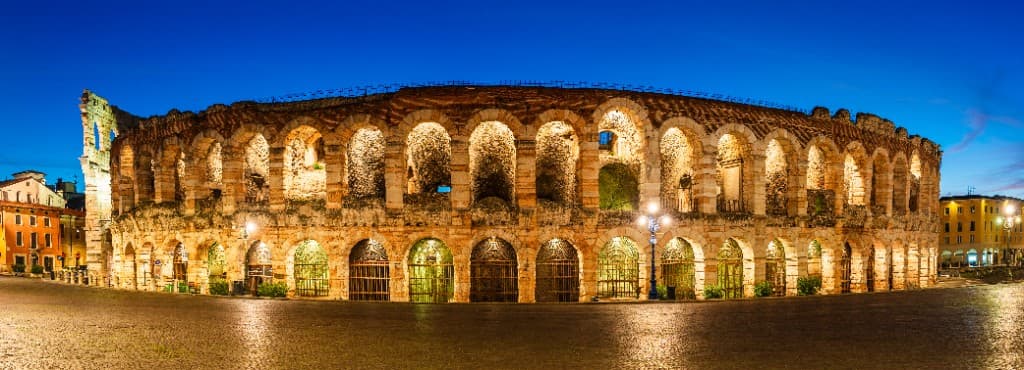 Arena di Verona di notte
